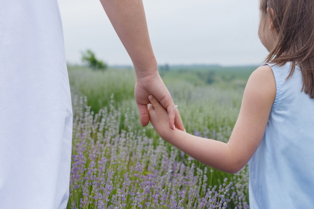 子どもを虐待していた親と別居する