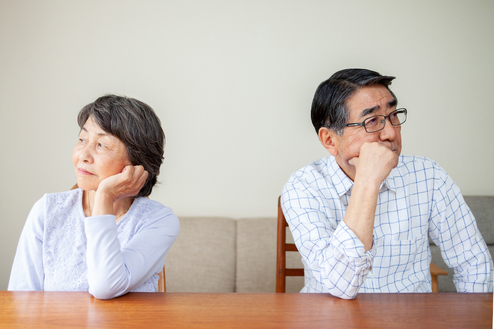 熟年離婚に至る原因や財産分与・離婚の進め方を弁護士が解説