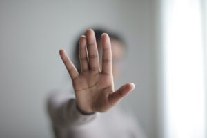 相手と顔を合わせたくない・直接やり取りしたくない場合