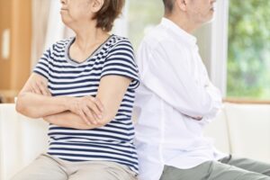 熟年離婚に至る原因-夫(またはお互い)の定年退職の影響