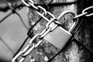 一方が他方を精神的に支配する関係に陥る危険性