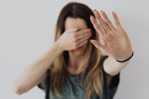 女性から口止め料などを請求されるリスク