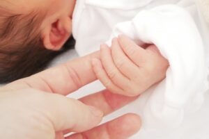 離婚後に生まれる子どもの親権者は誰？