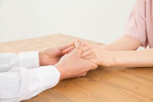 うつ病の夫(妻)を支え続けるか解放される道を目指すか